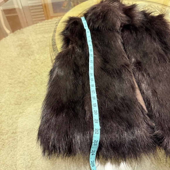 Members Only Women's Brown Open Front Faux Fur Vest Size M Cozy Boho Retro - Picture 9 of 9